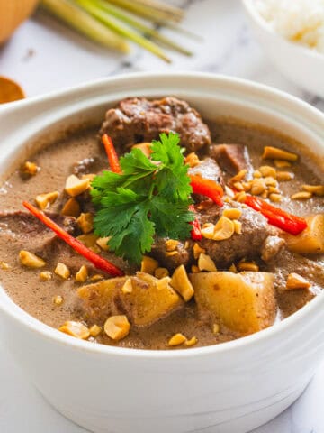 slow cooker beef massaman